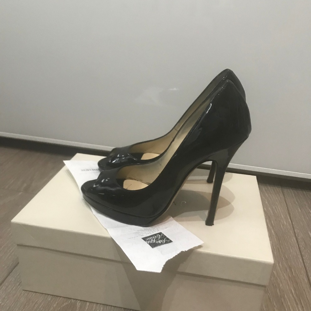 Jimmy Choo: Black Patent Leather Peep-Toe Pumps - Picture 3 of 8